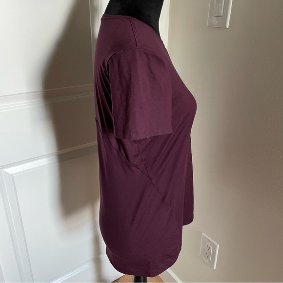 Athleta Burgundy Stretch Short Sleeve Limitless Tee T-Shirt 352706 EUC Size M - Picture 3 of 10
